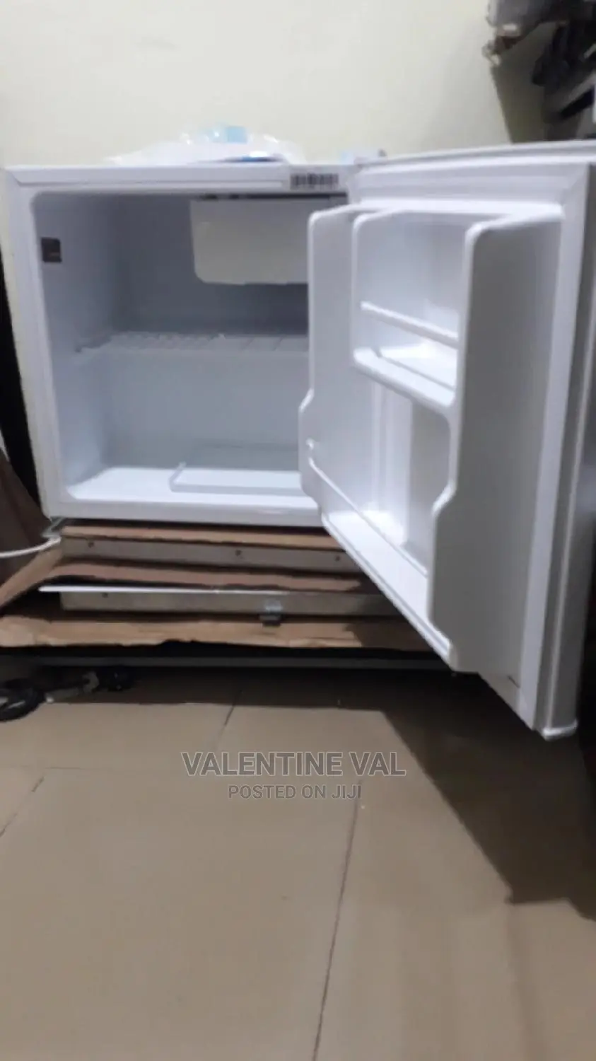 Comfee Bedside Portable Fridge
