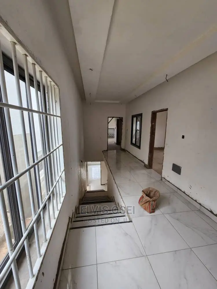 4bdrm House in Comet Estate for sale