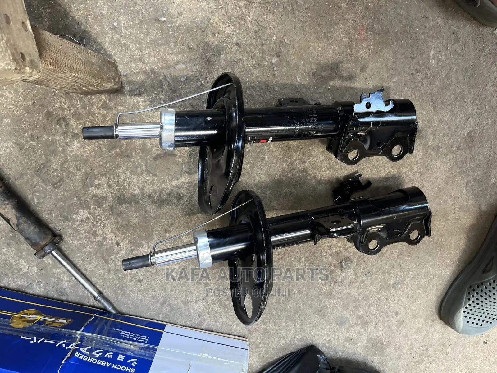 RAV 4 2012 Front Shocks