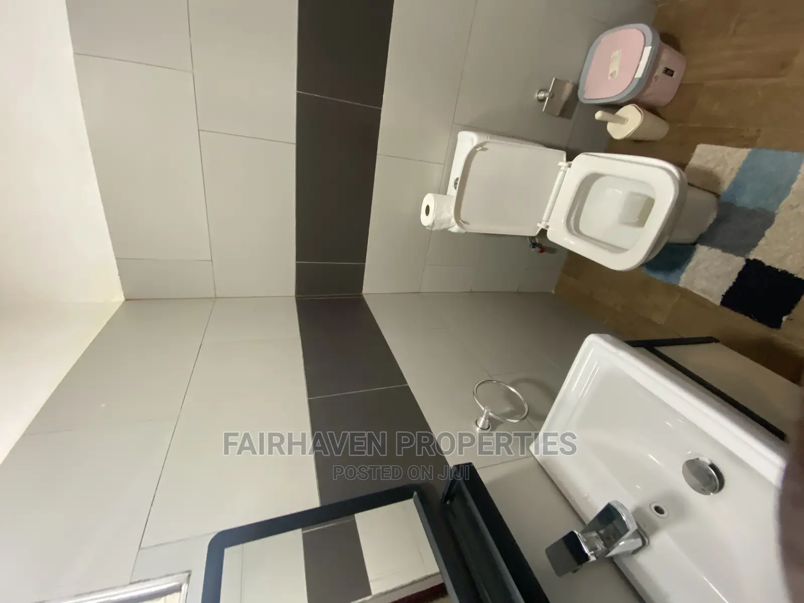 Fully Furnished 1bedroom Apartment at Tseaddo