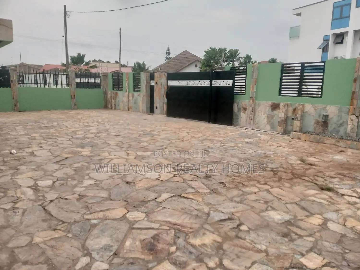 5bdrm House in Hfc Estate, Spintex for rent