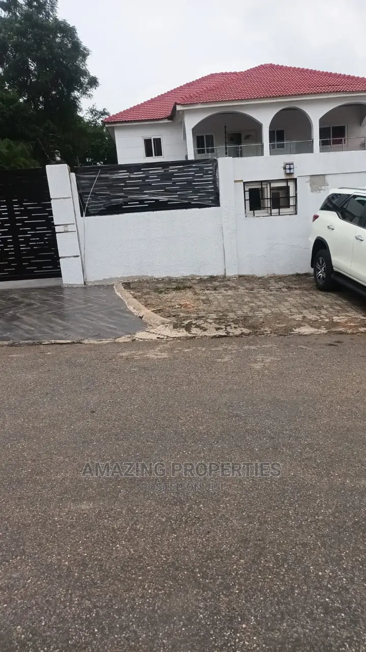 6bdrm House in Airport Residential Area for rent