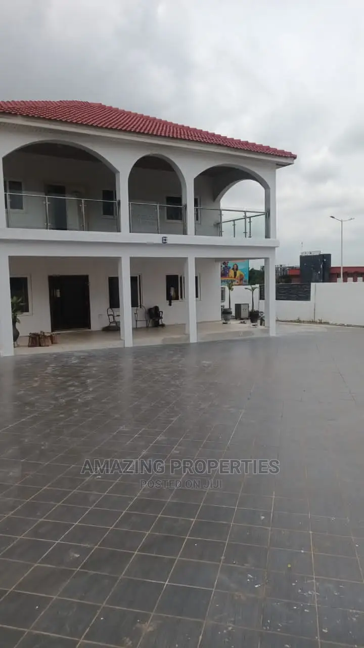 6bdrm House in Airport Residential Area for rent