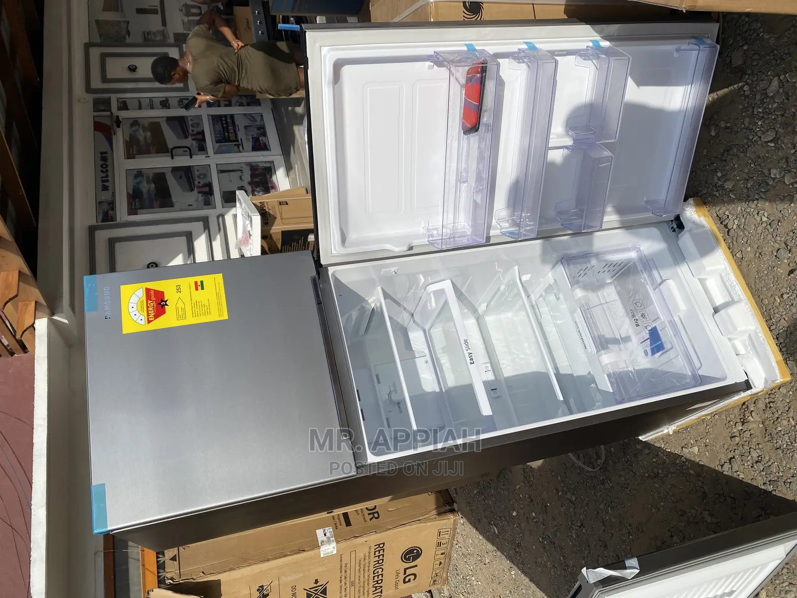 Get Massive Discount for Rt34 RefrigeratoR(Silver)340L 