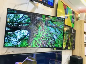 Essential Samsung Au7172 65 Inches Glossy Led