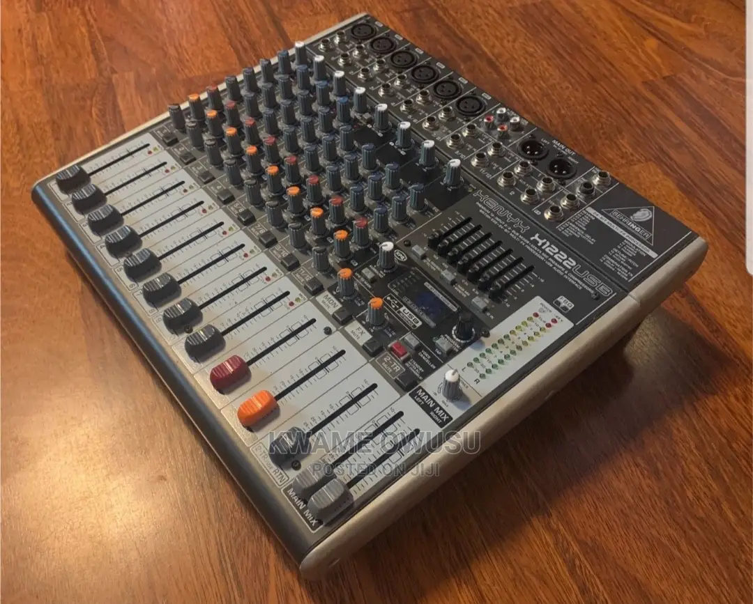 Behringer Xenyx X1222 USB Mixer