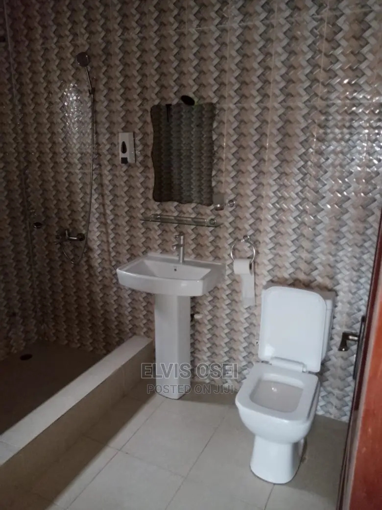 3bdrm House in Red Top, Weija for sale