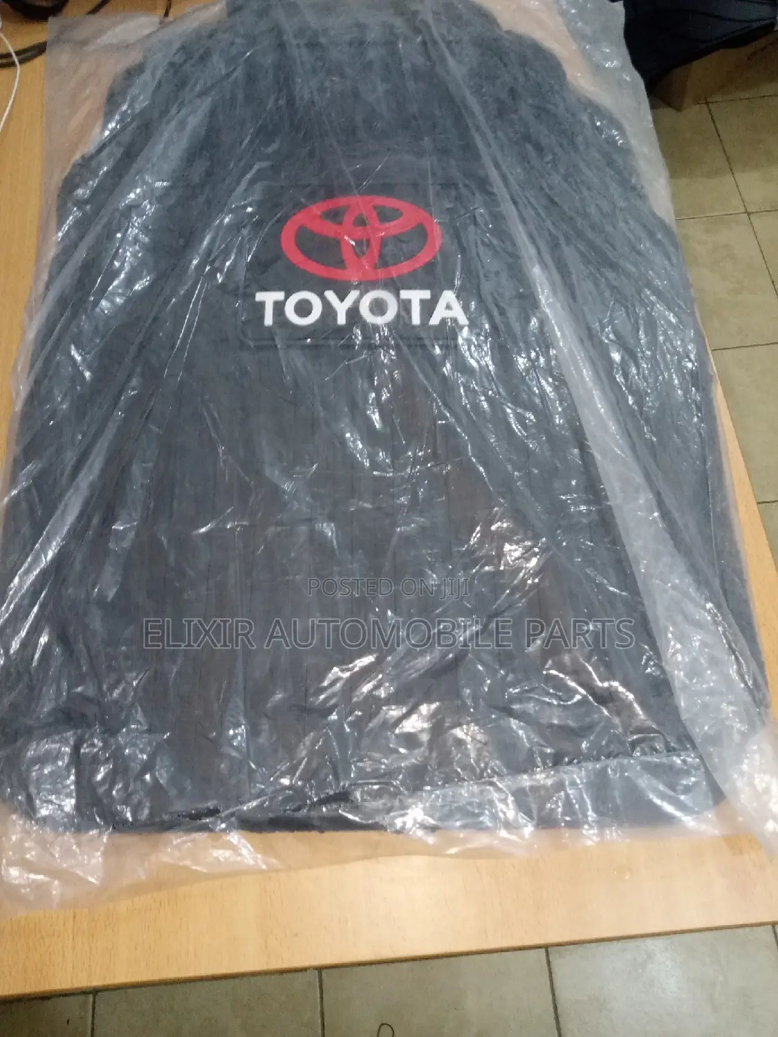 Buy Luxury Toyota Floor Mat