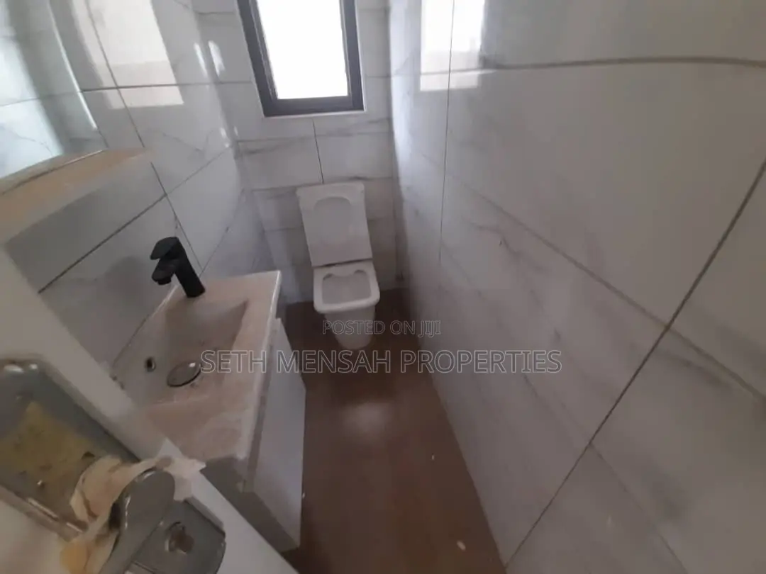 3bdrm Bungalow in Teshie for sale
