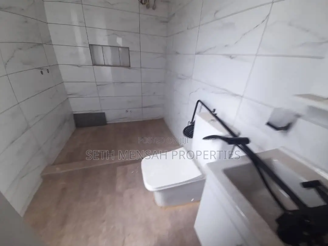3bdrm Bungalow in Teshie for sale