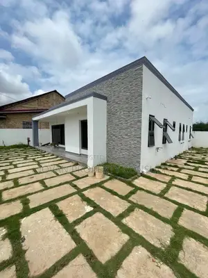 3bdrm House in Pokuase Odumasi, Ga South Municipal for sale