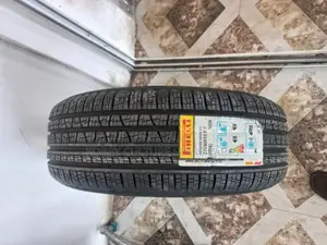 Grand Scorpion Pirelli 235/60 R18