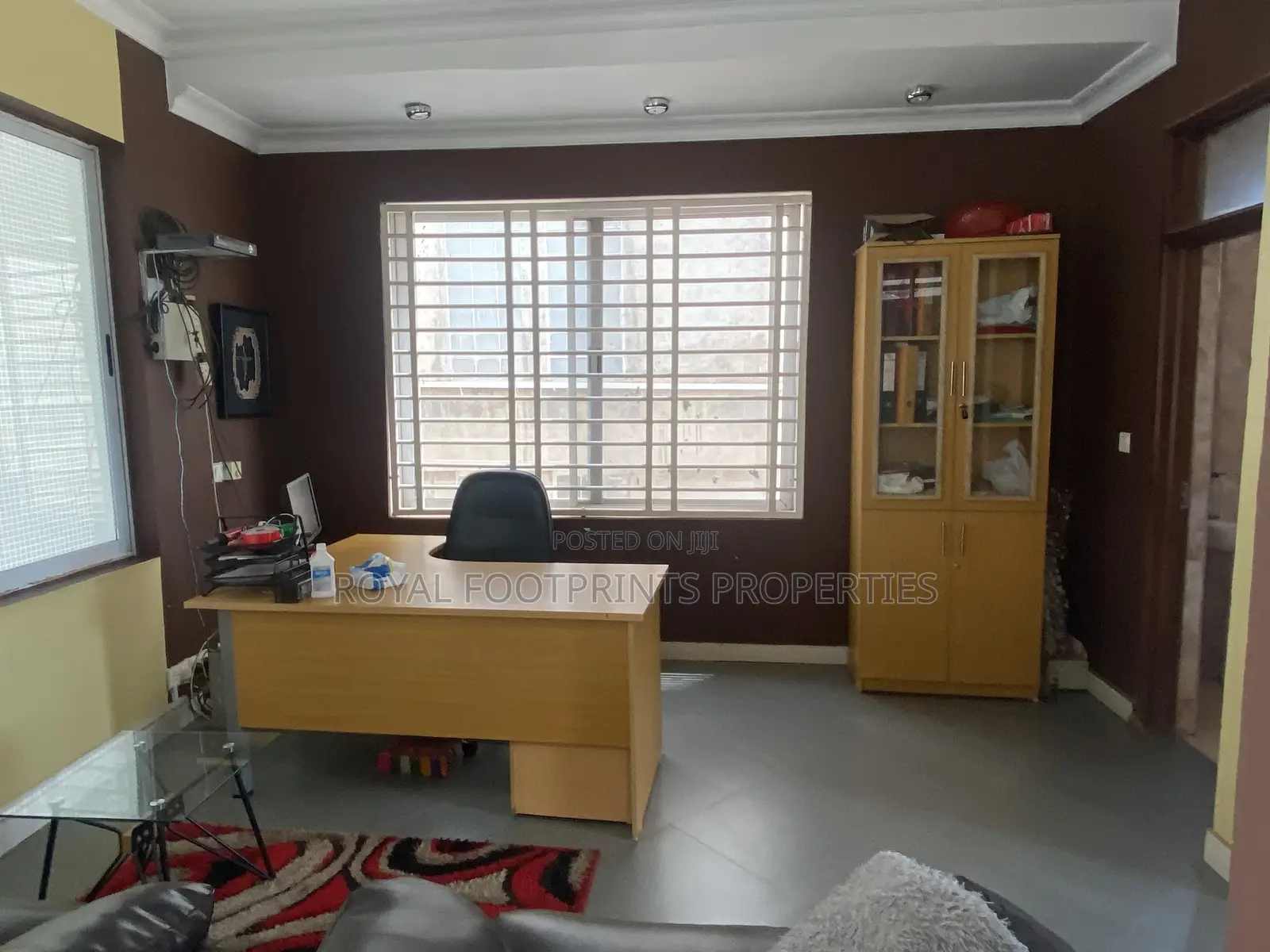 A Very Big Shop/Office Space Up for Rent