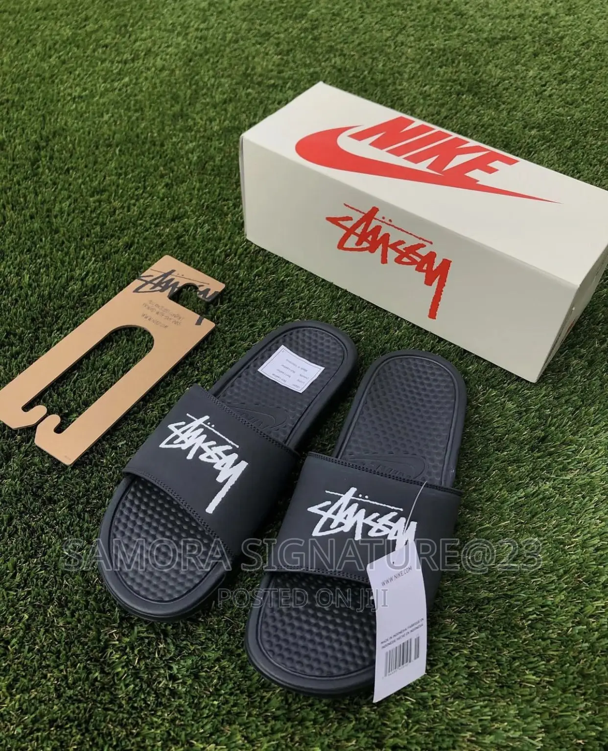 Nike Benassi Slides