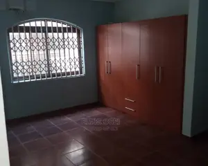 8bdrm House in Scc Junction, Weija for rent