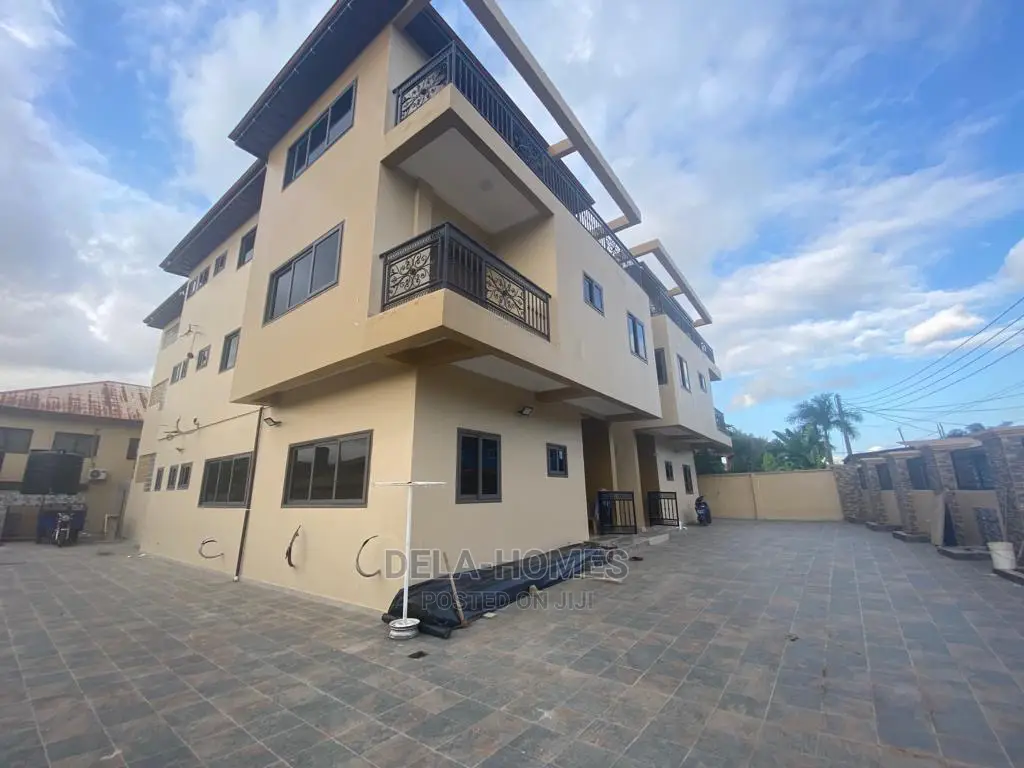 2bdrm Apartment in Atomic, Madina for rent