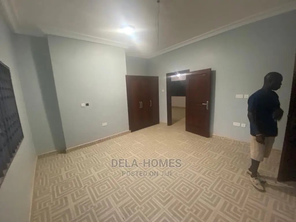 2bdrm Apartment in Atomic, Madina for rent