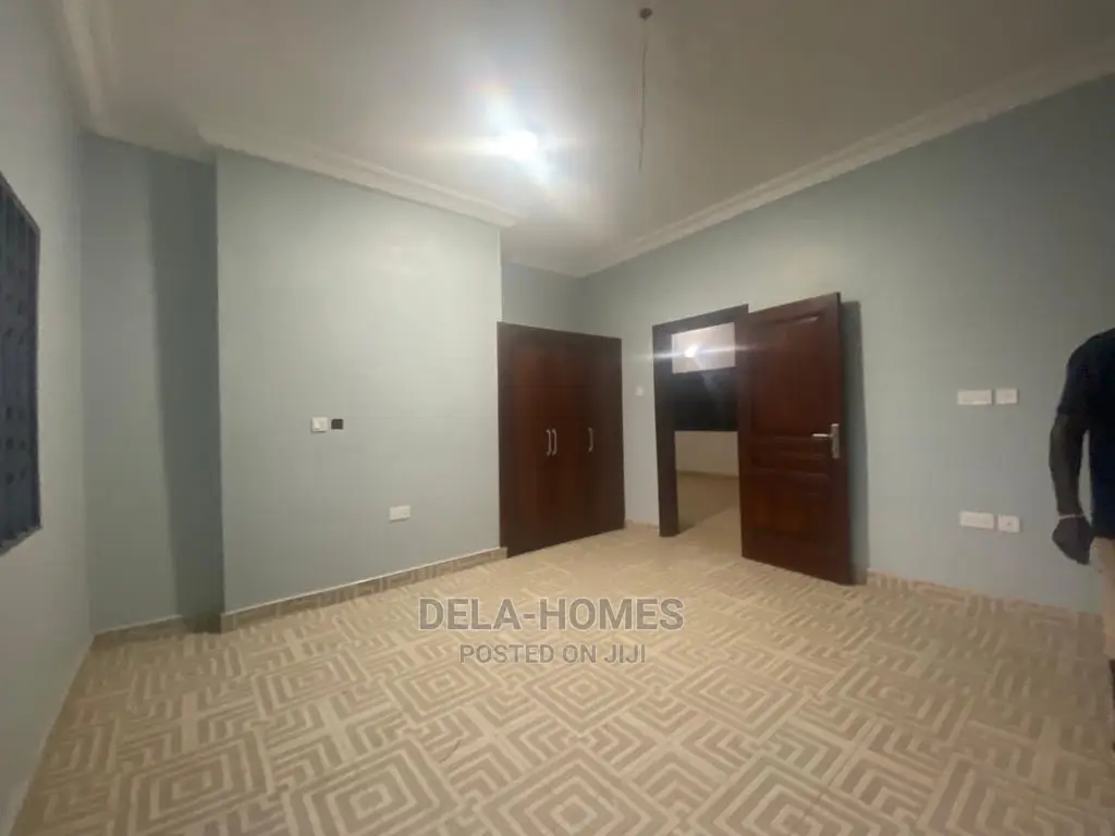 2bdrm Apartment in Atomic, Madina for rent