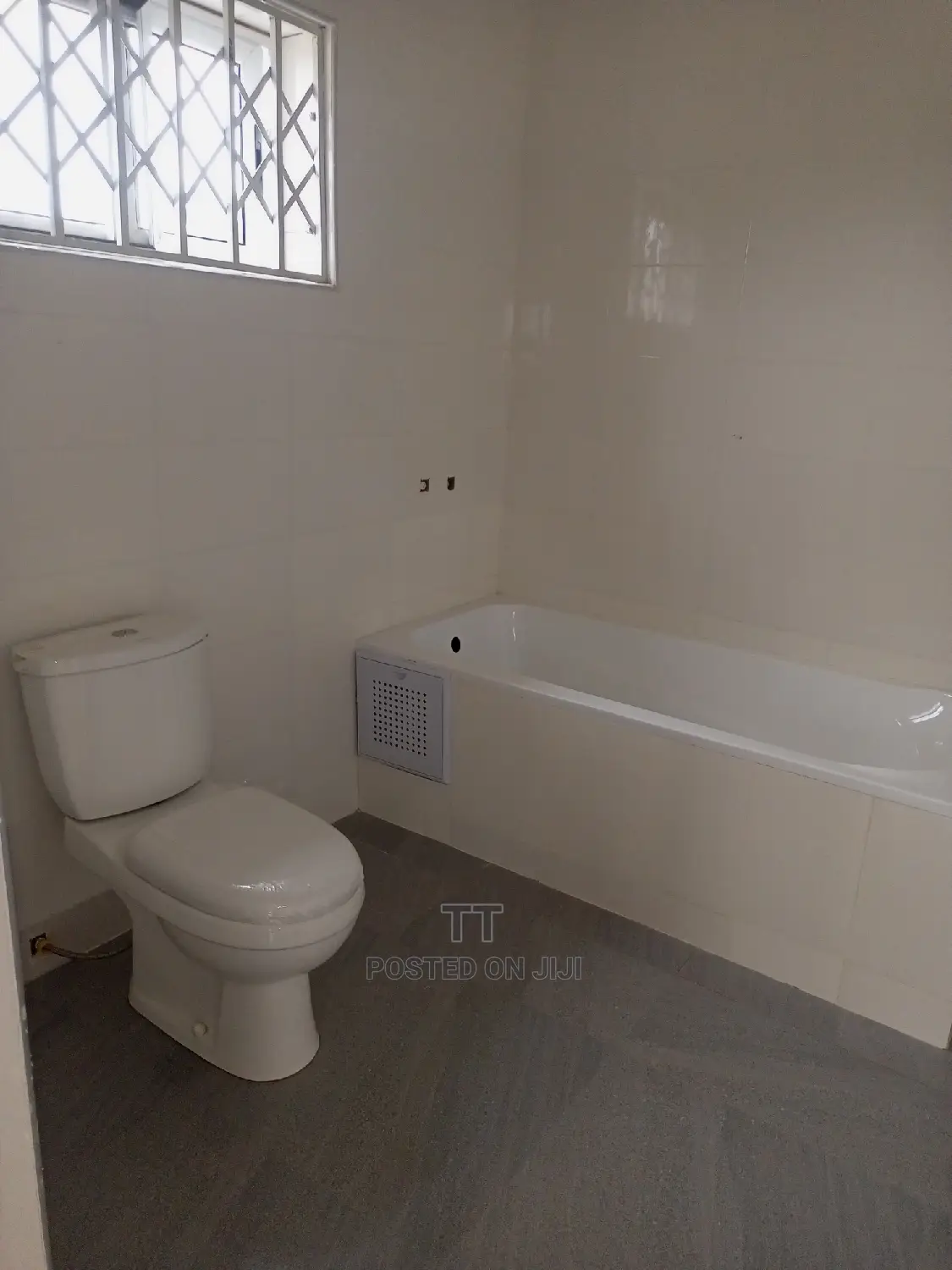 5bdrm House in Teshie Greda Estate for rent