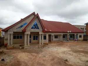 Photo - 8bdrm House in Kronum, Kumasi Metropolitan for sale