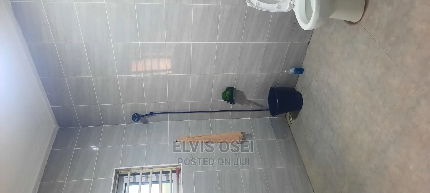 2bdrm Apartment in Aja Helbal, Pokuase for rent