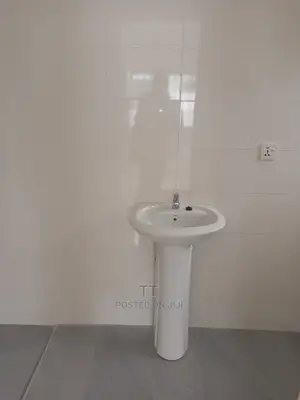5bdrm House in Teshie Greda for rent