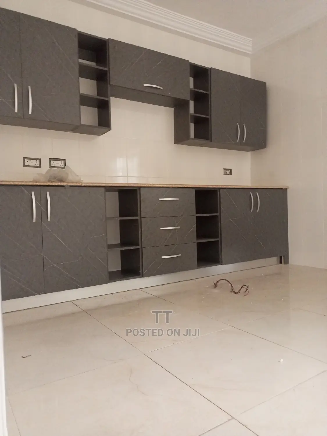 5bdrm House in Teshie Greda for rent