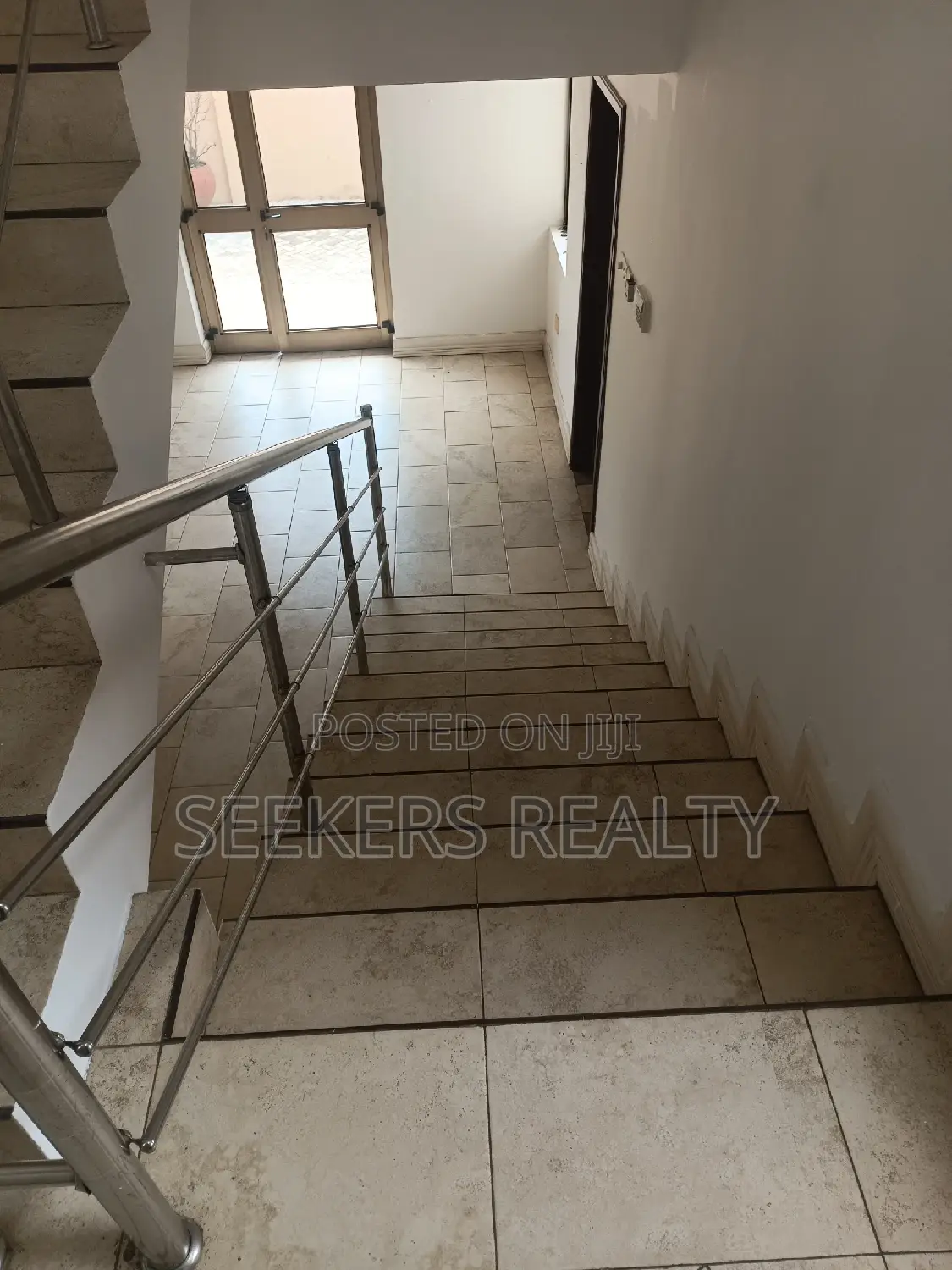 6bdrm House in Seekers Realty, Cantonments for rent