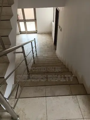 6bdrm House in Seekers Realty, Cantonments for rent