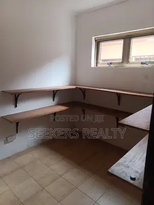 6bdrm House in Seekers Realty, Cantonments for rent
