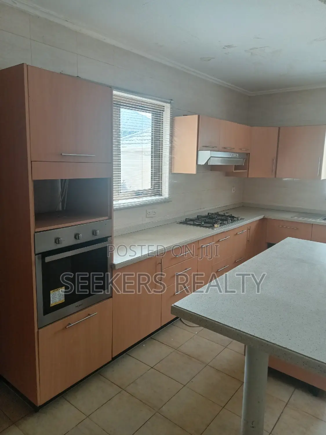 6bdrm House in Seekers Realty, Cantonments for rent