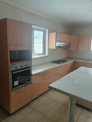 6bdrm House in Seekers Realty, Cantonments for rent
