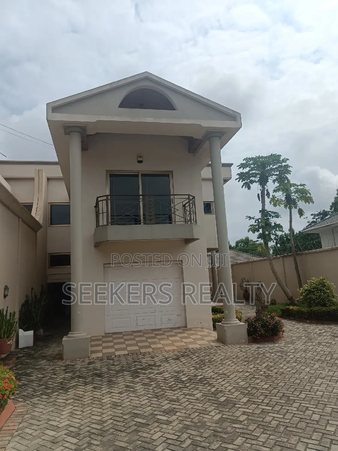 6bdrm House in Seekers Realty, Cantonments for rent