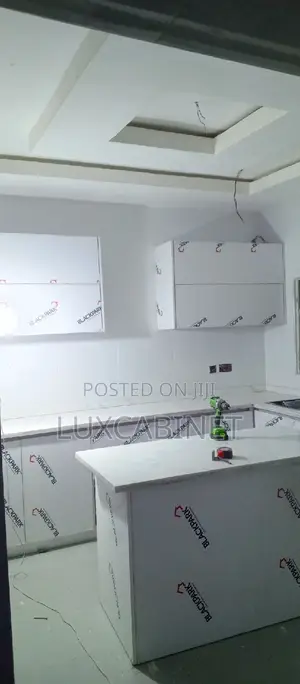 Modern Kitchen Cabinets