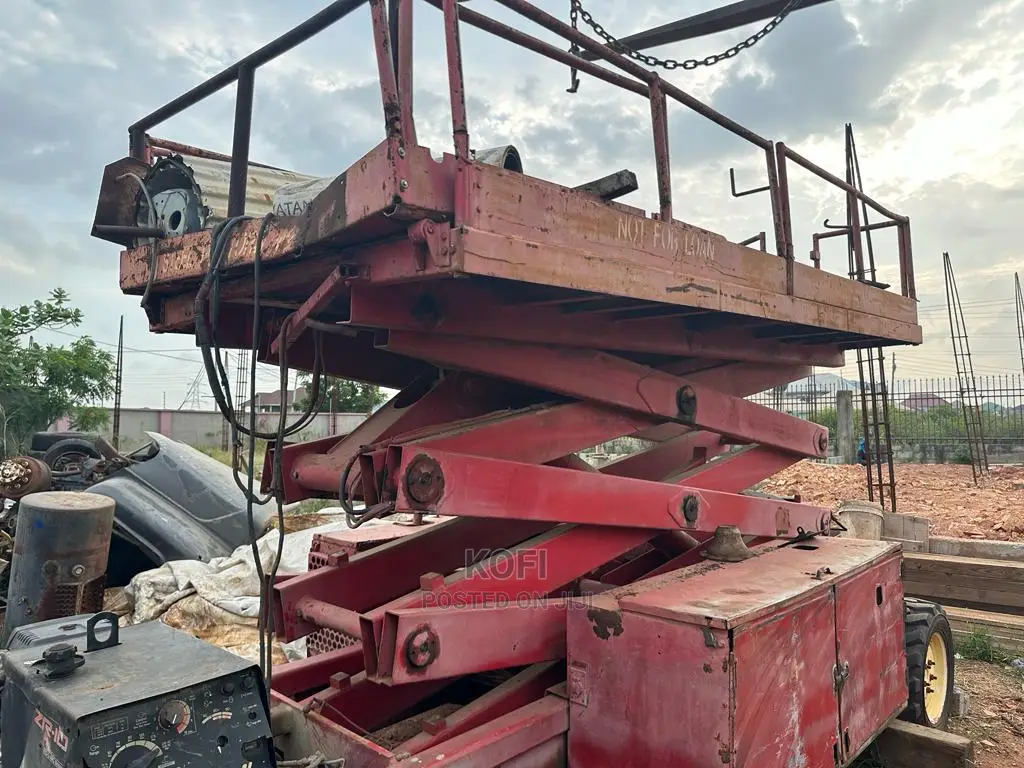 Grove Scissor Lift