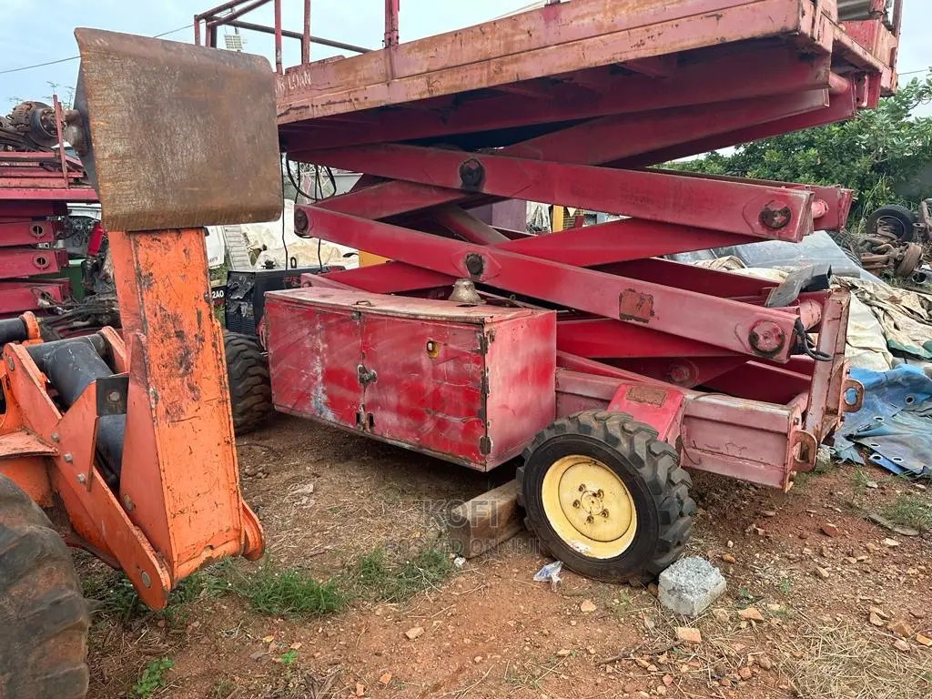 Grove Scissor Lift
