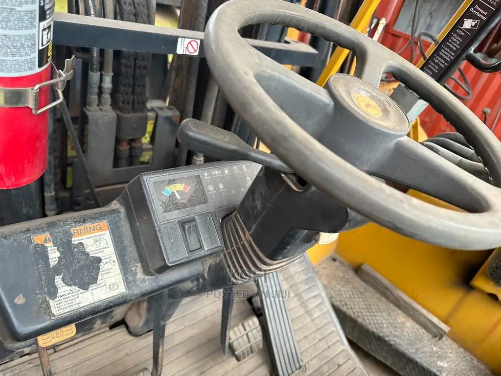 Forklift - 10,000 Lb Capacity Forklift