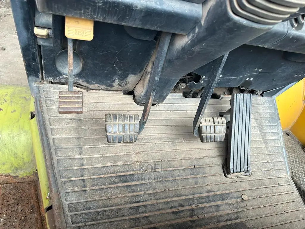 Forklift - 10,000 Lb Capacity Forklift