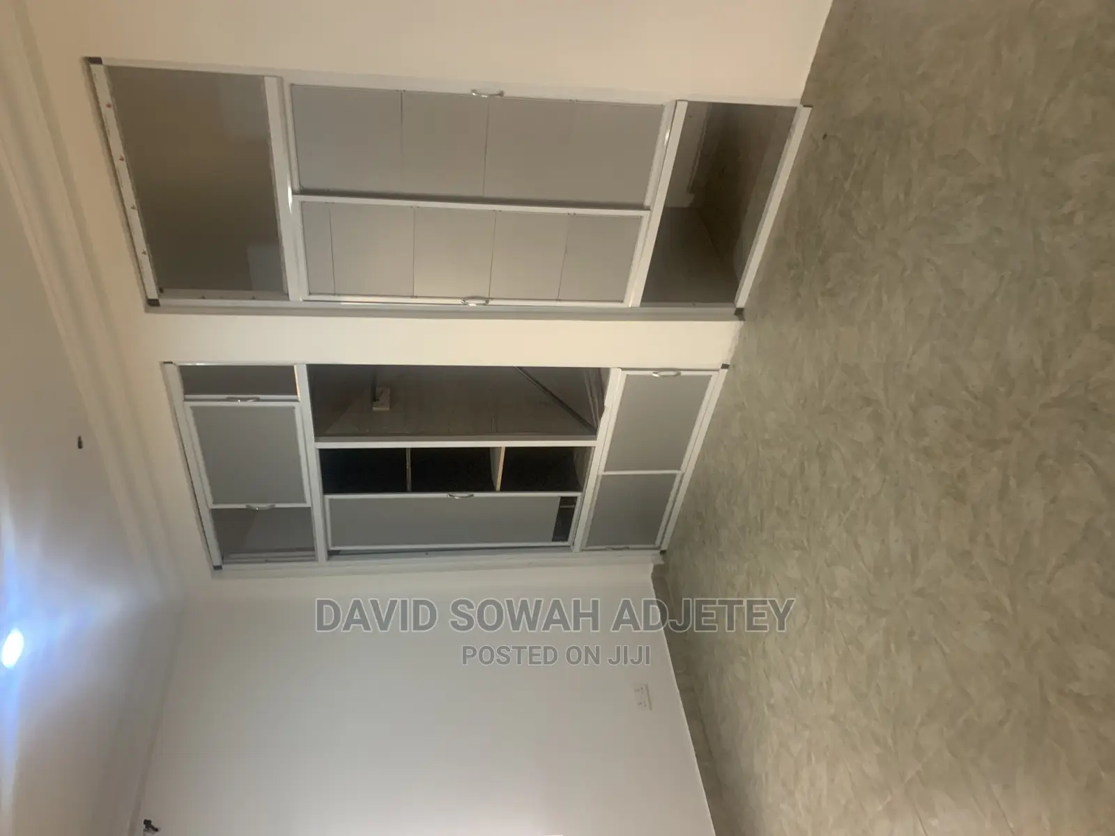 4bdrm Apartment in New England, Airport Residential Area for rent