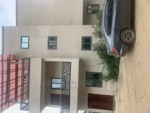 4bdrm Apartment in New England, Airport Residential Area for rent
