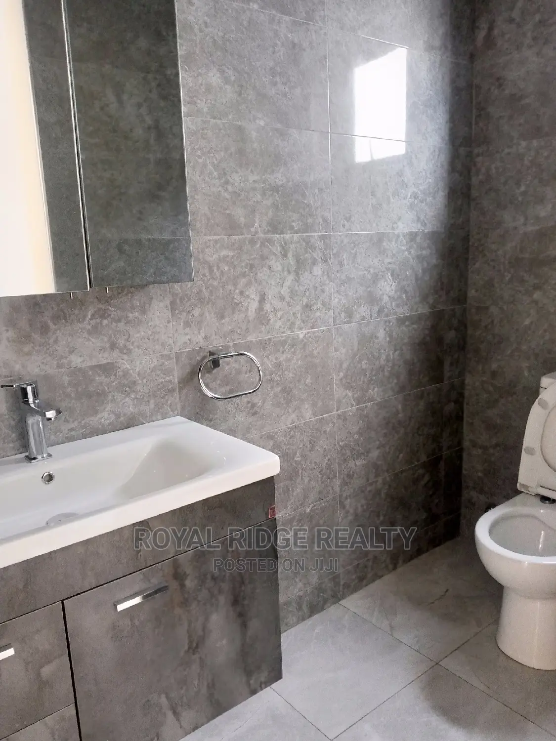 4bdrm Duplex in Tseaddo, Accra Metropolitan for sale
