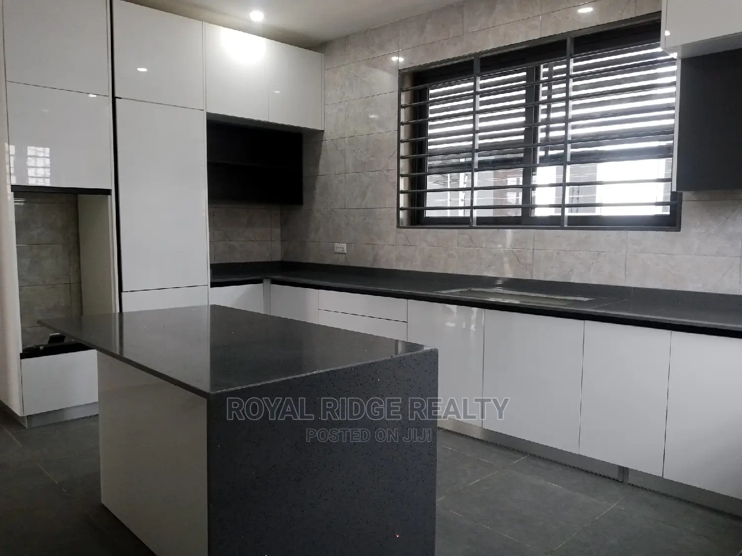 4bdrm Duplex in Tseaddo, Accra Metropolitan for sale