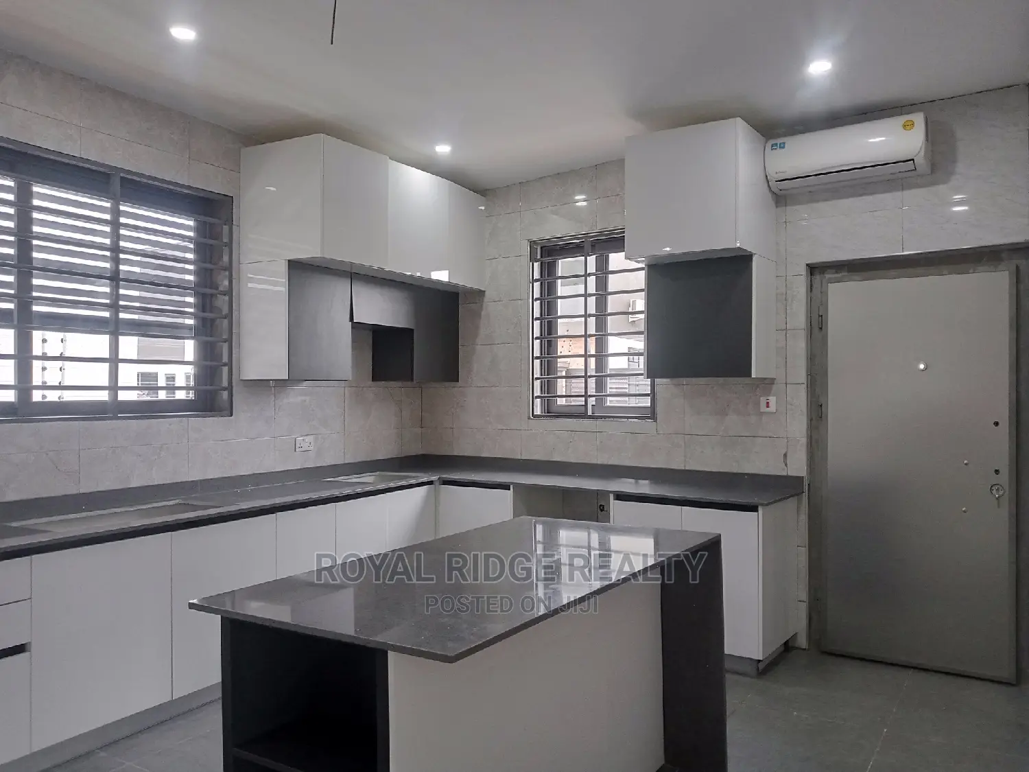 4bdrm Duplex in Tseaddo, Accra Metropolitan for sale