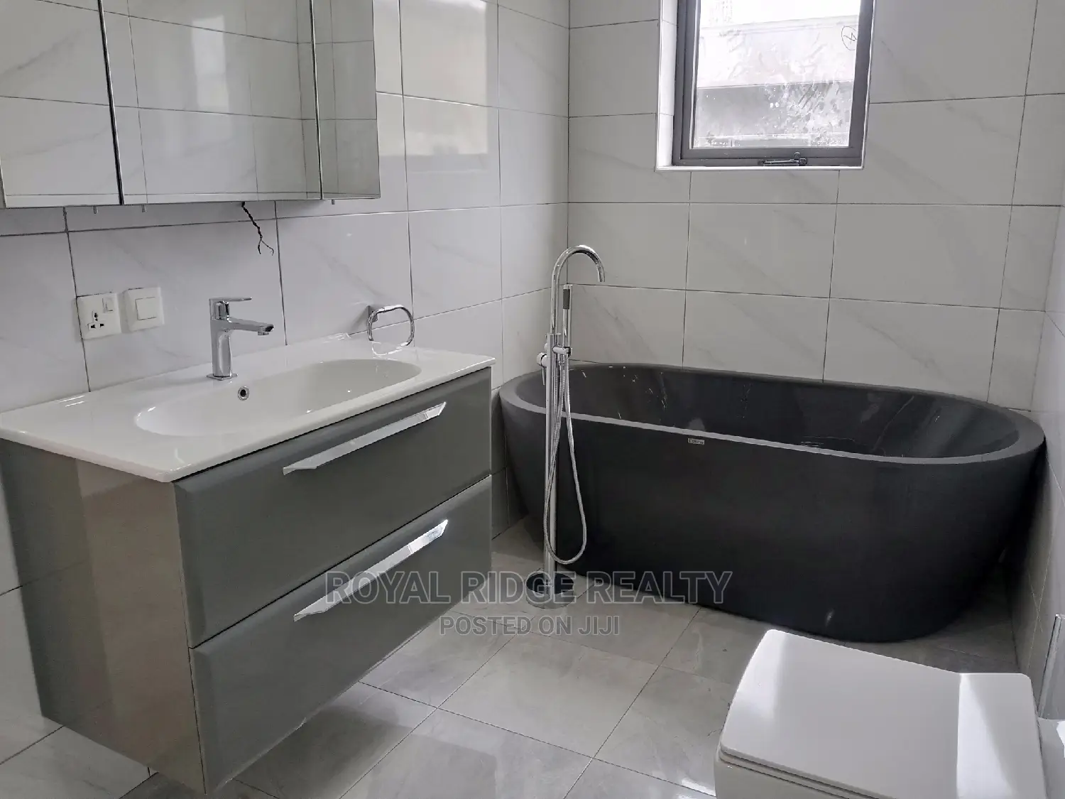4bdrm Duplex in Tseaddo, Accra Metropolitan for sale