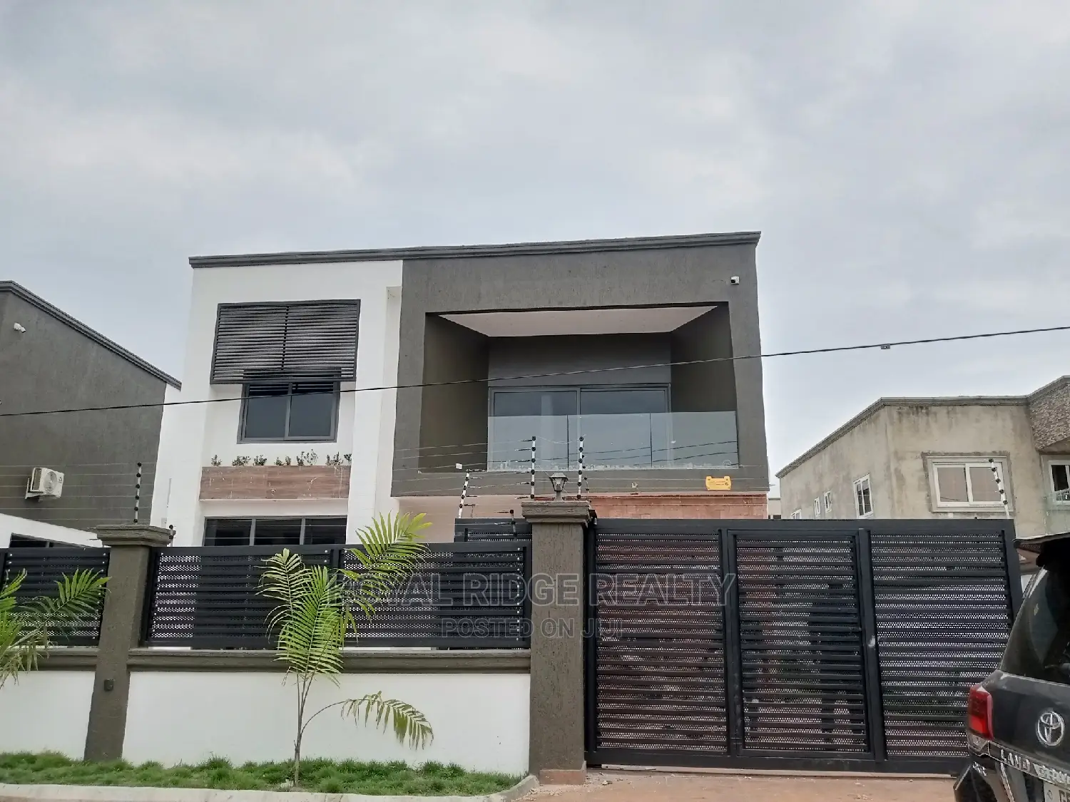 4bdrm Duplex in Tseaddo, Accra Metropolitan for sale