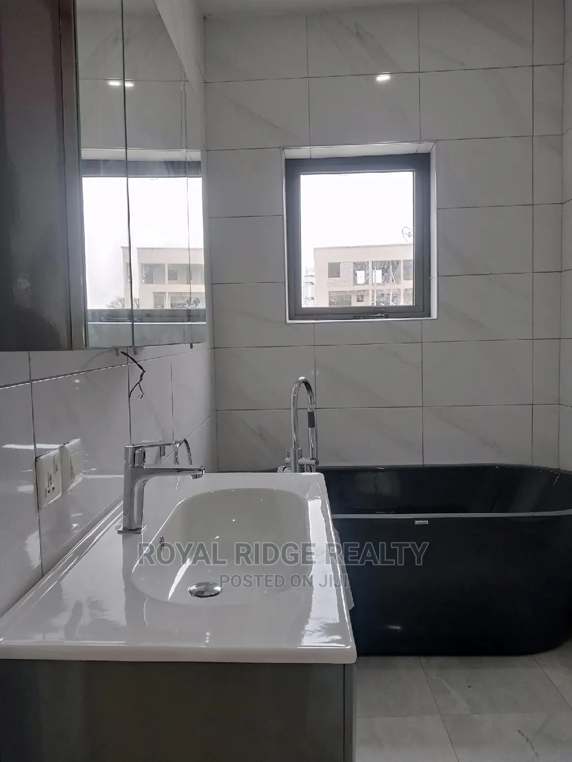 4bdrm Duplex in Tseaddo, Accra Metropolitan for sale