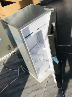 Neatly Sealed Pearl Tabletop Topfreezer Fridge 80 Liters