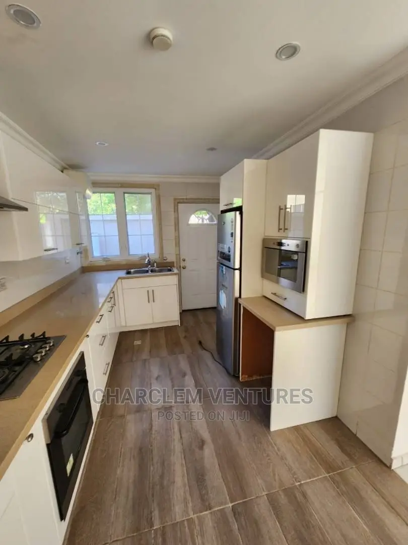 4bdrm Townhouse/Terrace in Charclem Ventures, Accra Metropolitan