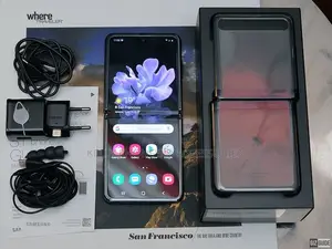 New Samsung Galaxy Z Flip4 256 GB Purple