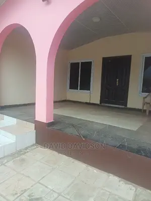 3bdrm Mansion in Executive 3 Bedroom, Tema Metropolitan for rent